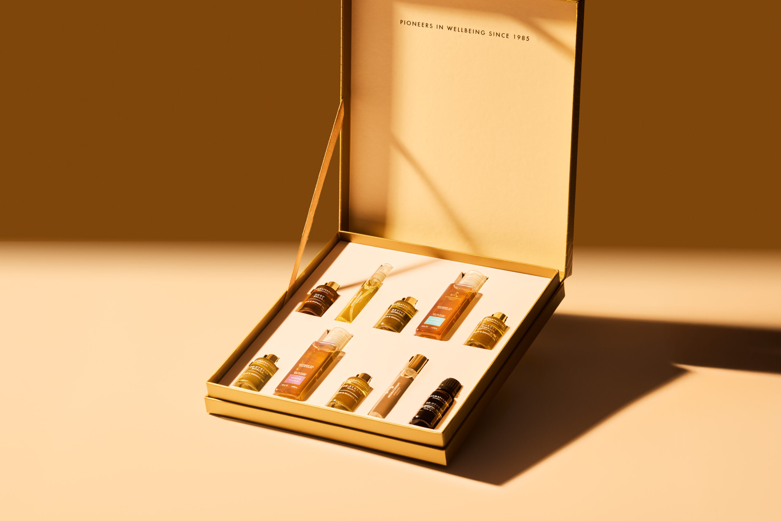 THE ULTIMATE SELFCARE HEROES - ZESTAW AROMATHERAPY ASSOCIATES THE ULTIMATE SELFCARE HEROES - ZESTAW AROMATHERAPY ASSOCIATES